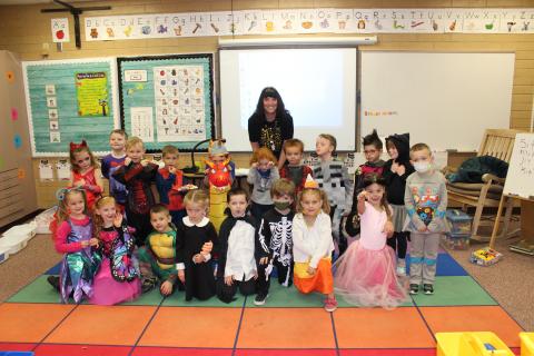 Kindergarten grade group picture with Mrs. O'Dea