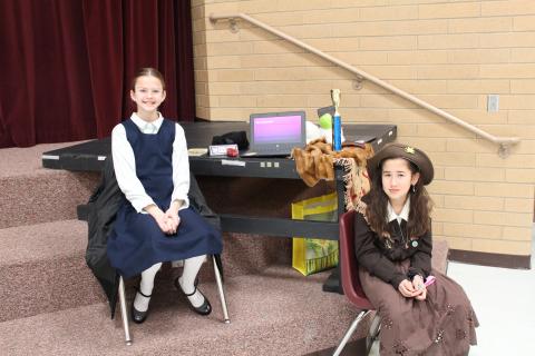 5th grade students dressed as famous people